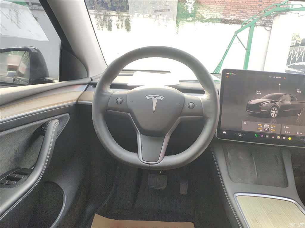 Tesla Model Y, 2022 3
