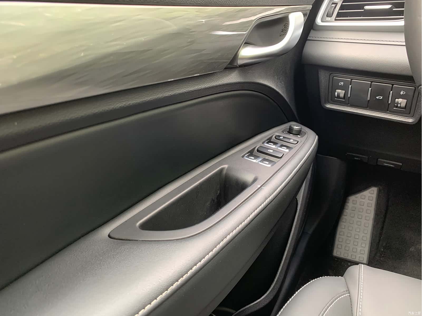 Geely Emgrand, 2019 18