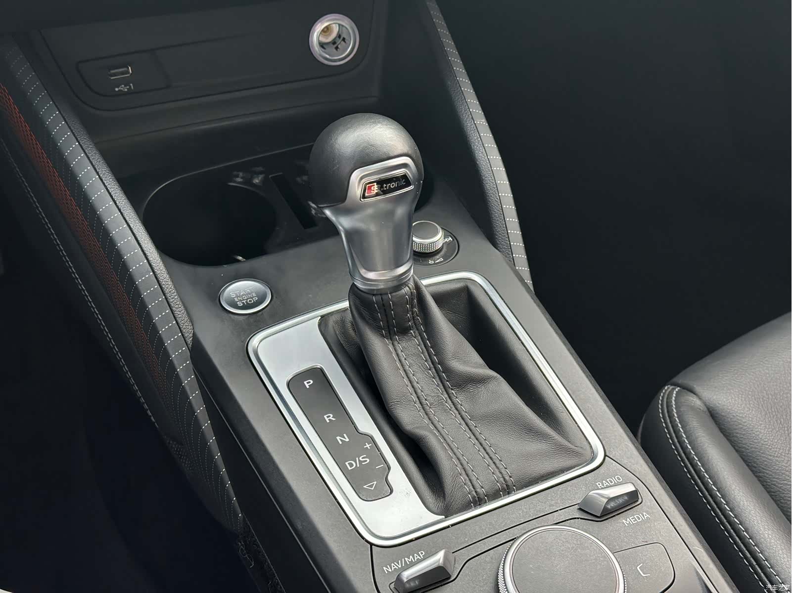 Audi Q2L, 2022 12