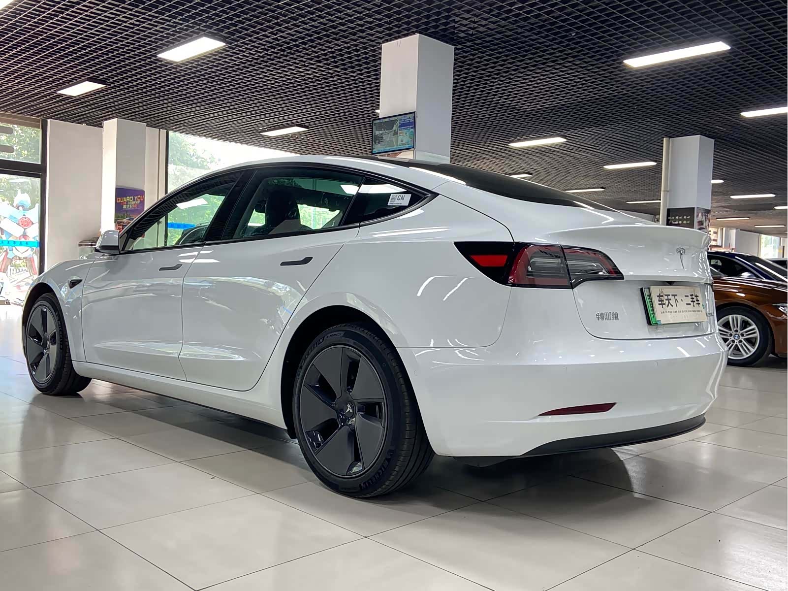 Tesla Model 3, 2023 4