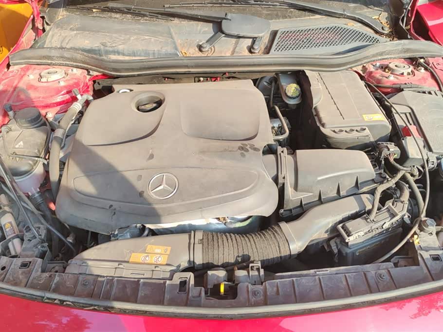 Mercedes-Benz GLA Mercedes-Benz GLA