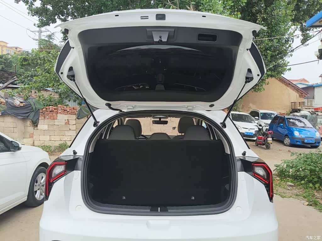 Geely E, 2024 19