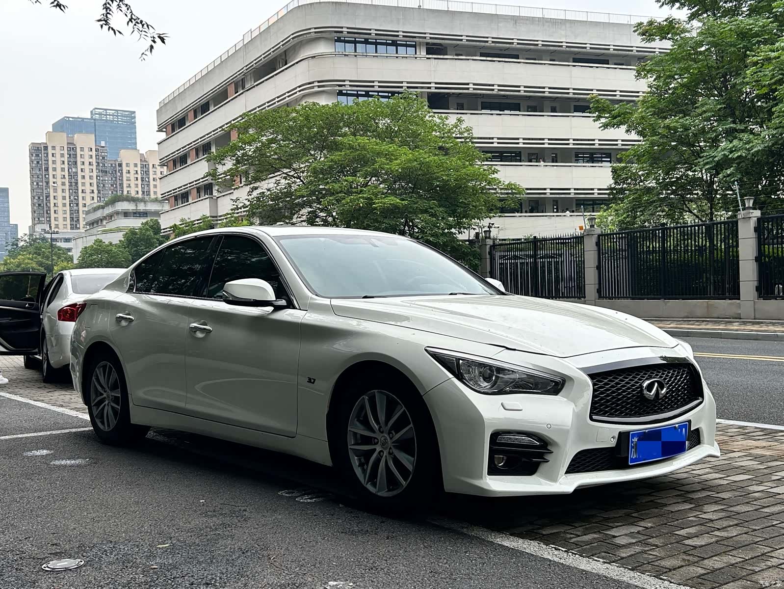 Infiniti Q50, 2015 3