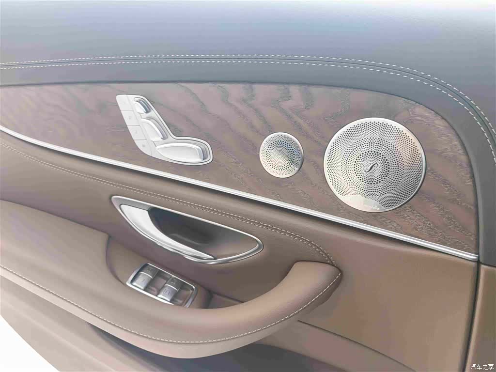 Mercedes-Benz E-Class, 2023 11