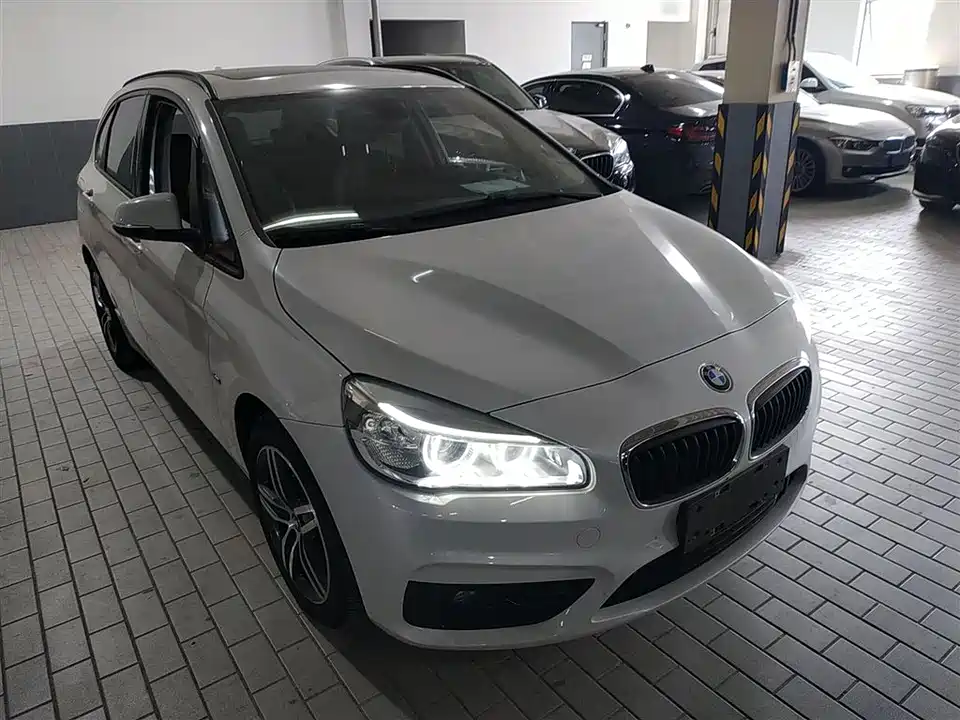 BMW 2 series station wagon