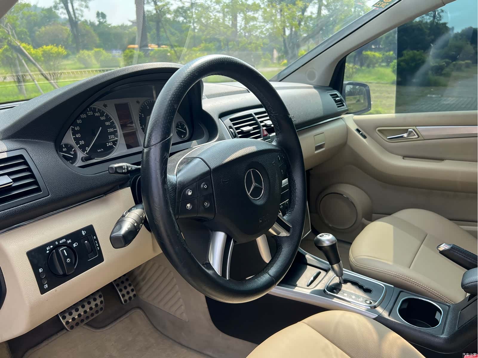 Mercedes-Benz B-Class, 2011 16