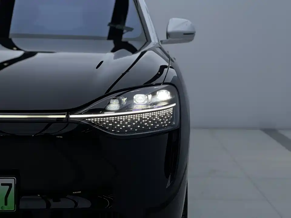 AITO Ask the world M9