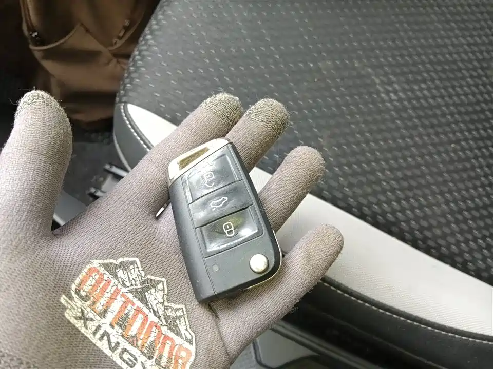 Volkswagen Exploring the shadow