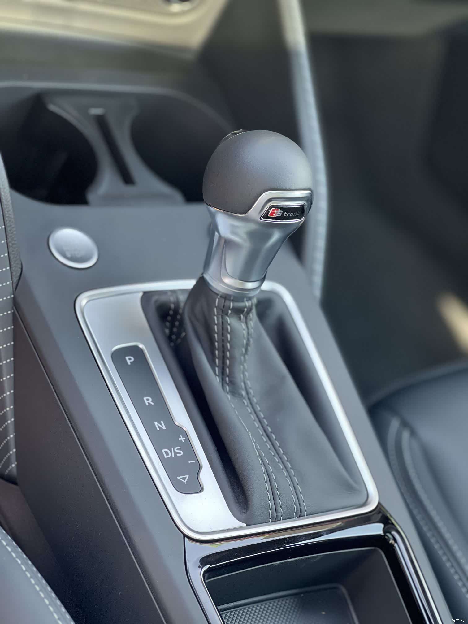 Audi Q2L, 2026 9