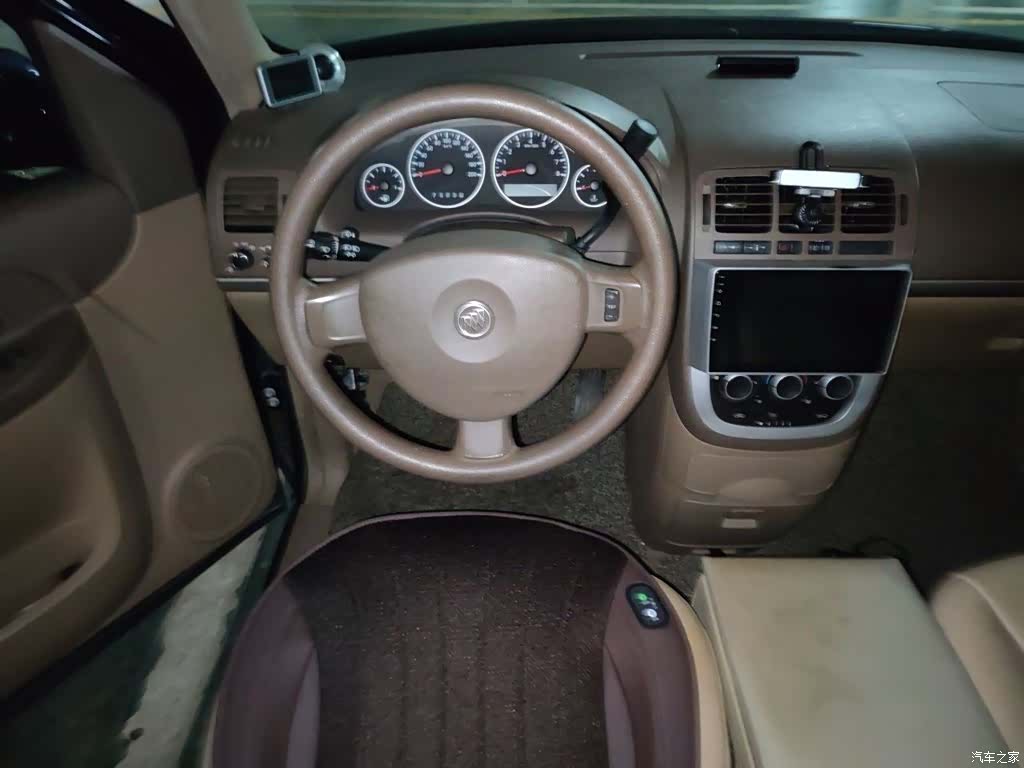 Buick GL8, 2015 3