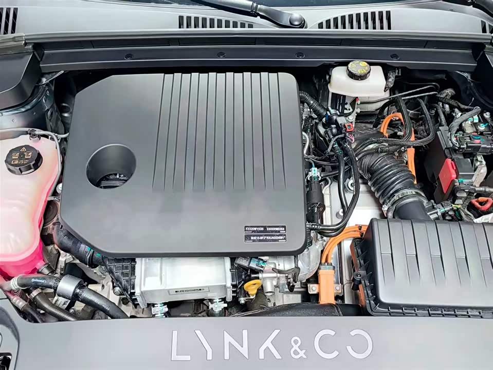 Lynk & Co 07 EM-P