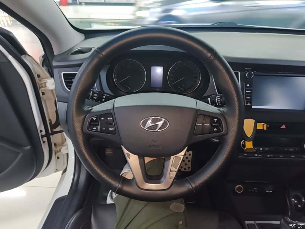 Hyundai GLS, 2015 11