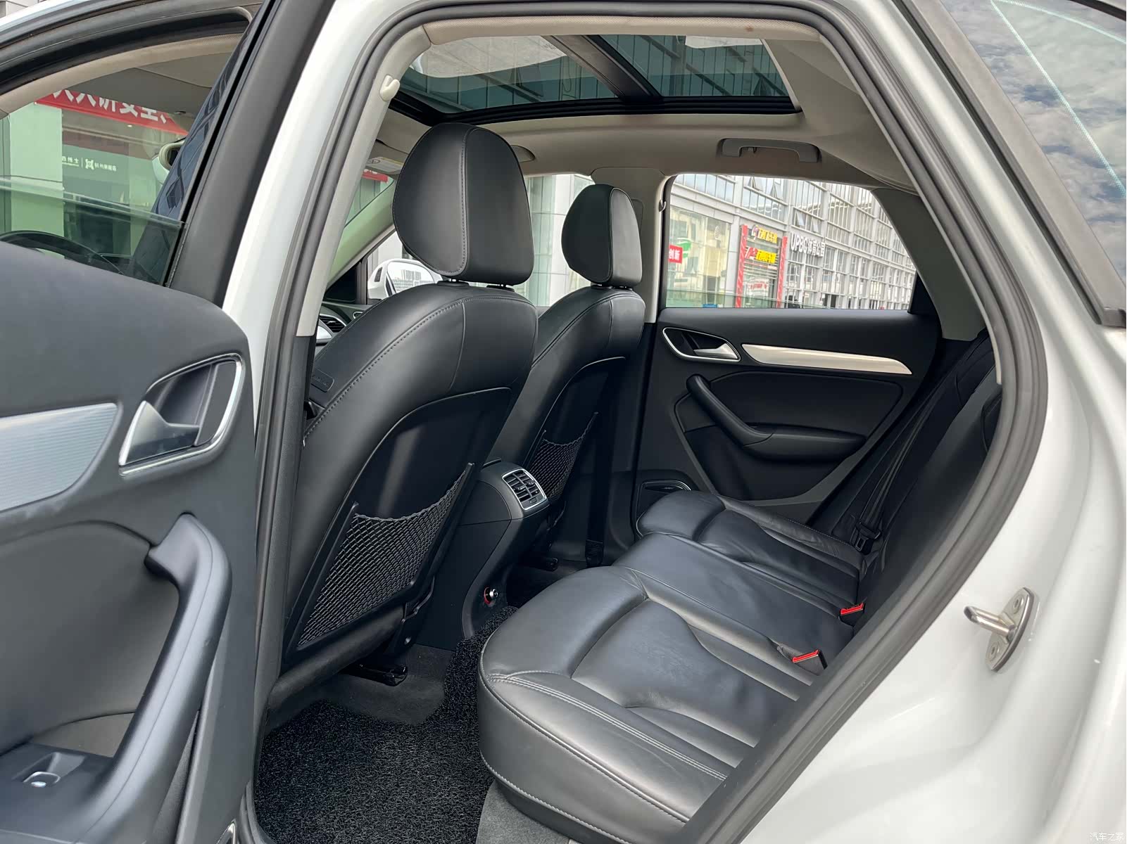 Audi Q3, 2016 11