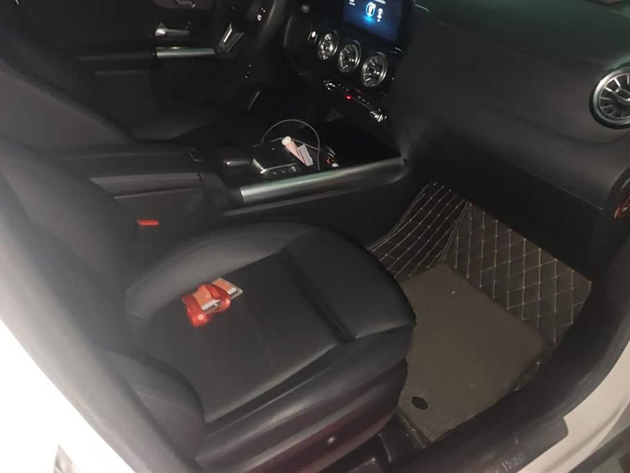 Mercedes-Benz GLA Mercedes-Benz GLA