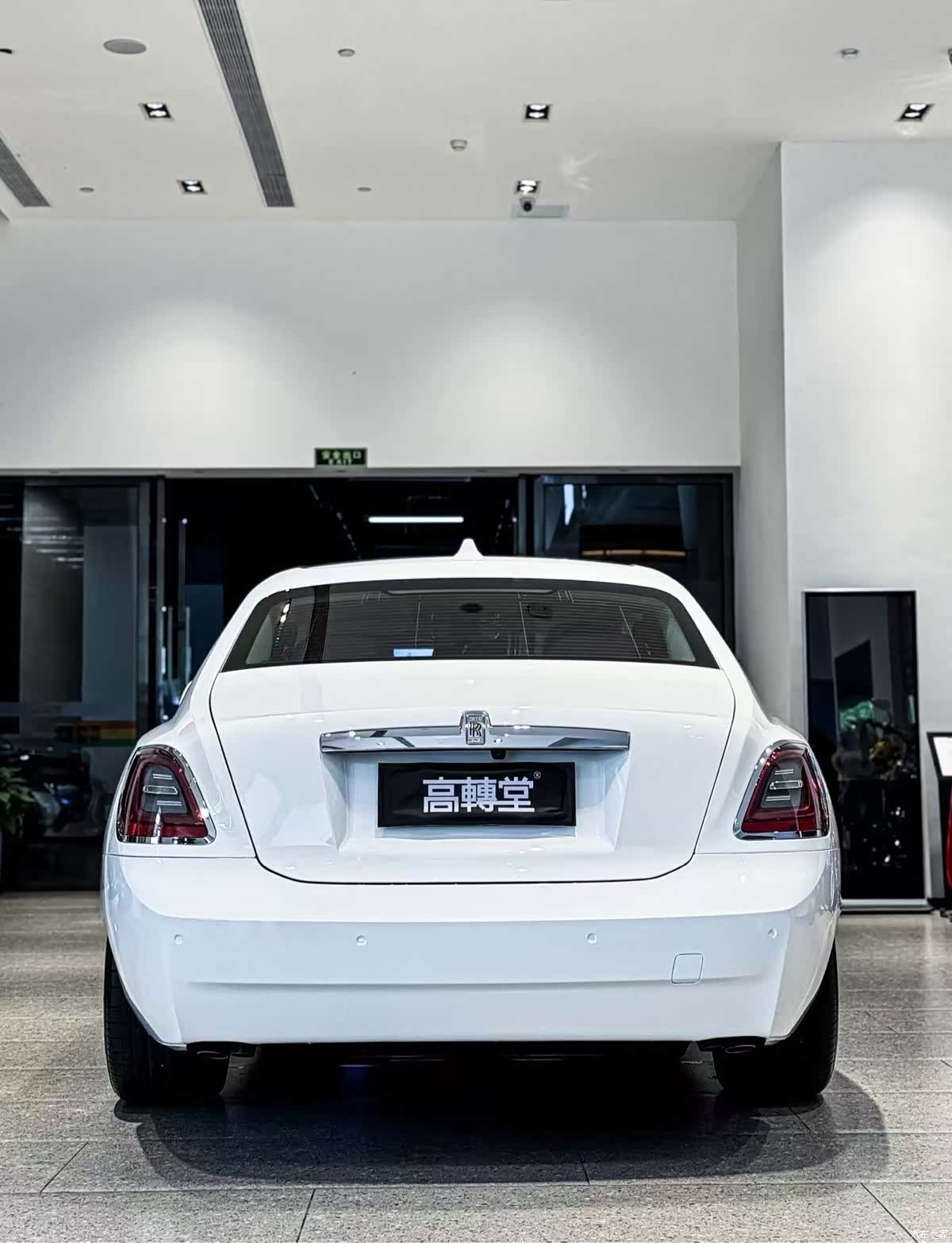 Rolls-Royce Ghost, 2024 3