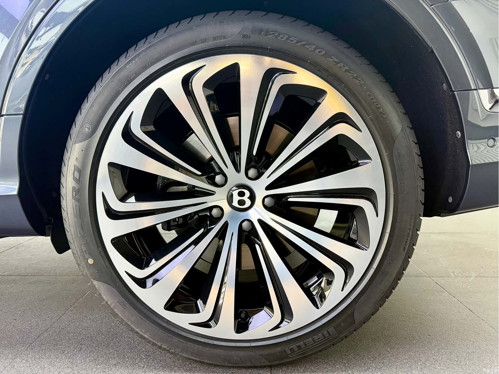 Bentley Bentayga, 2025 23