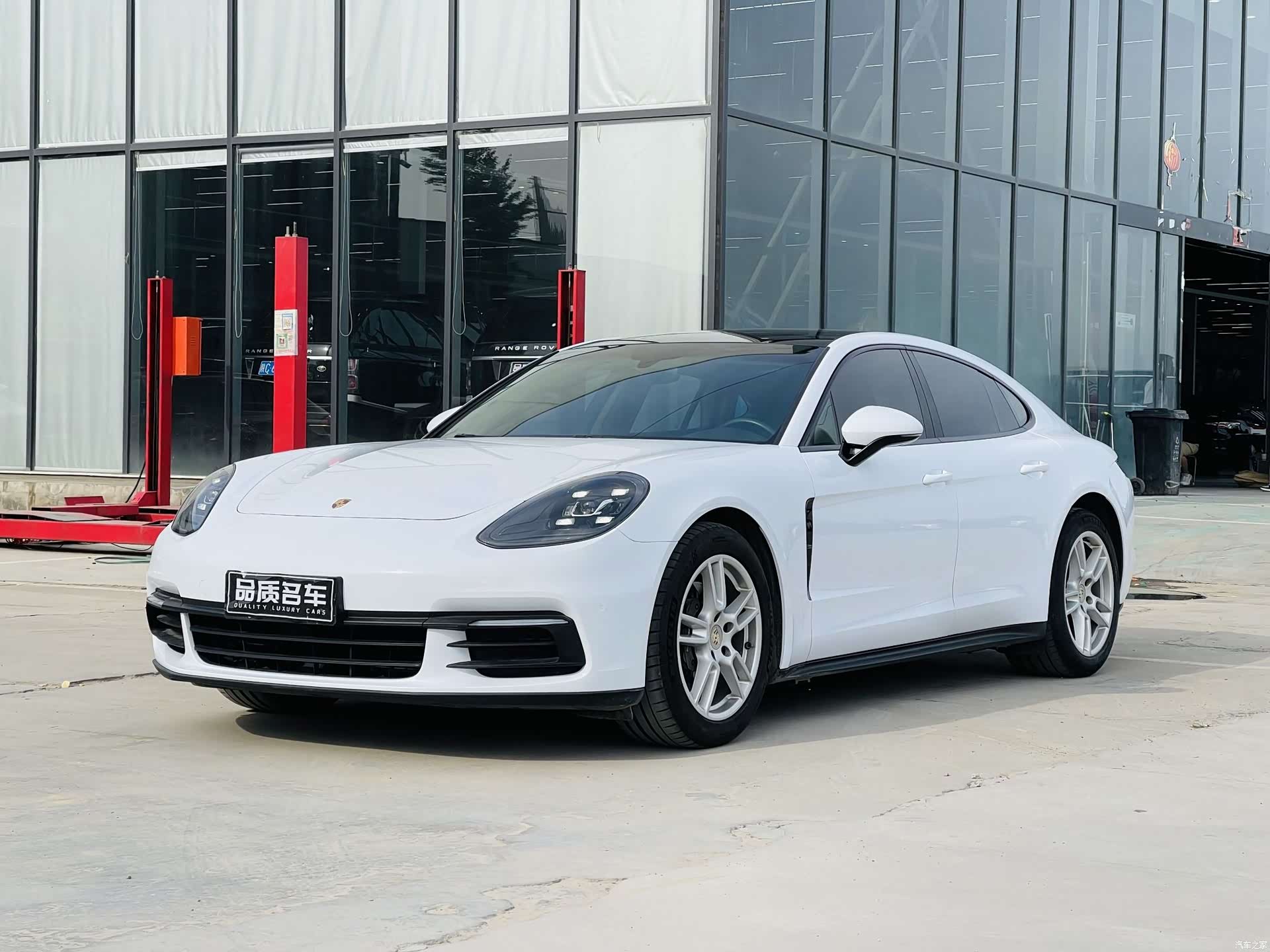 Porsche Panamera, 2018 1
