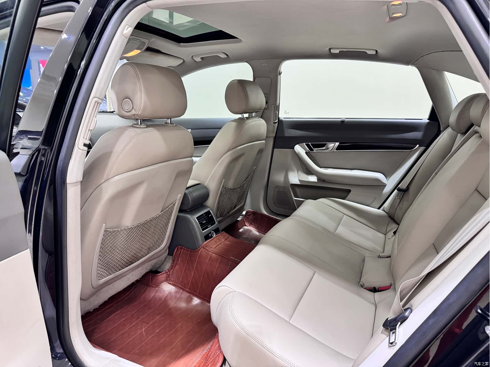 Audi A6L, 2011 10