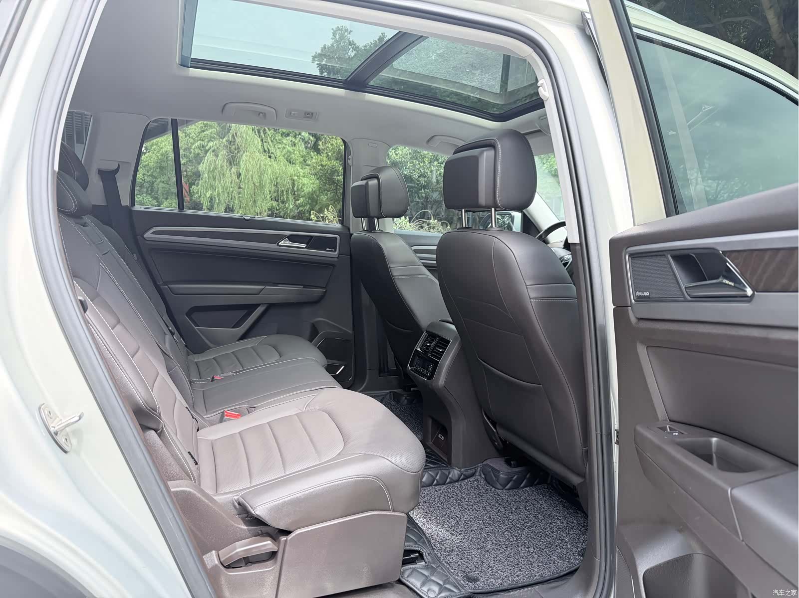 Volkswagen Teramont, 2017 10