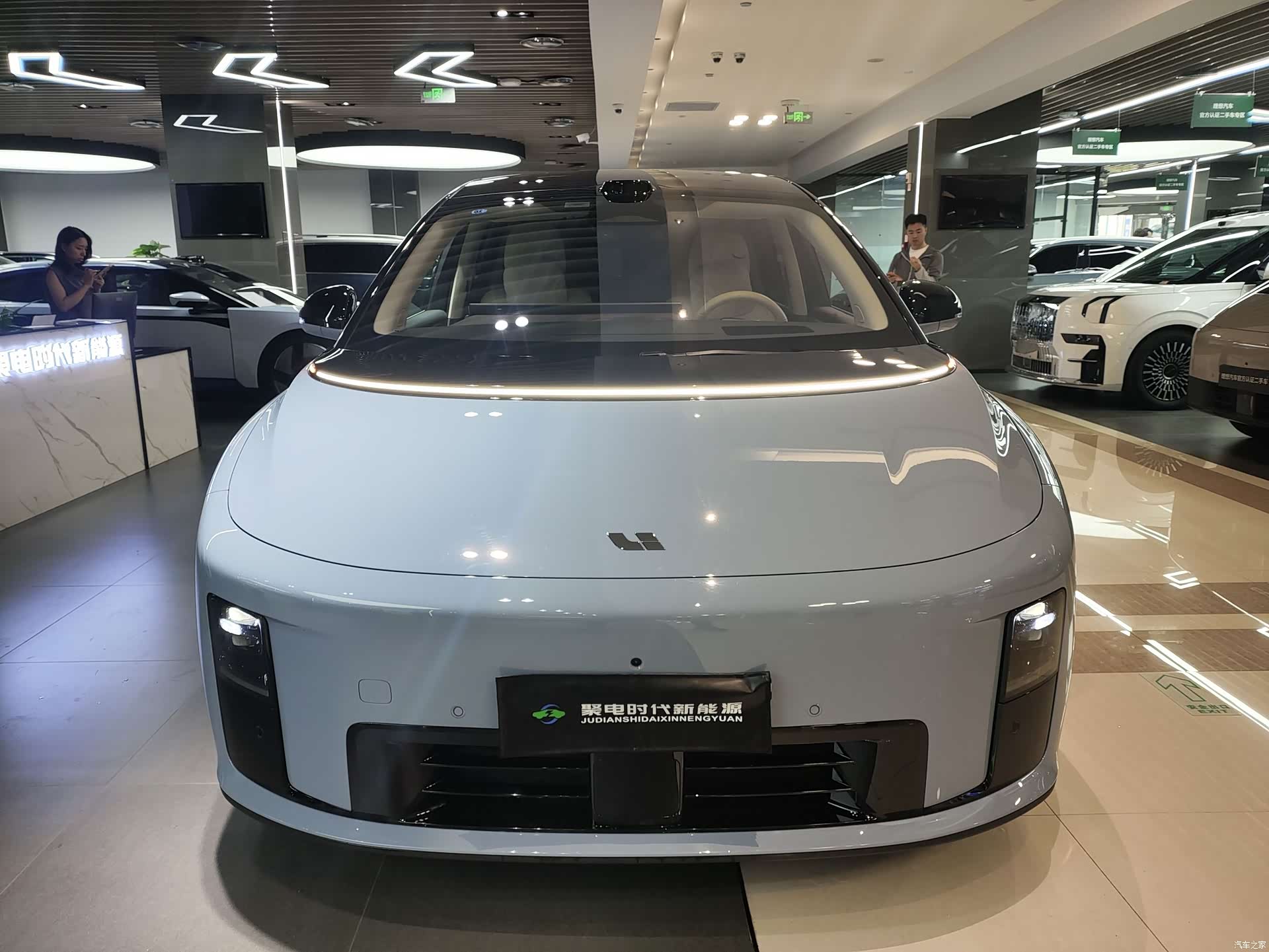Li Auto i8, 2025 2