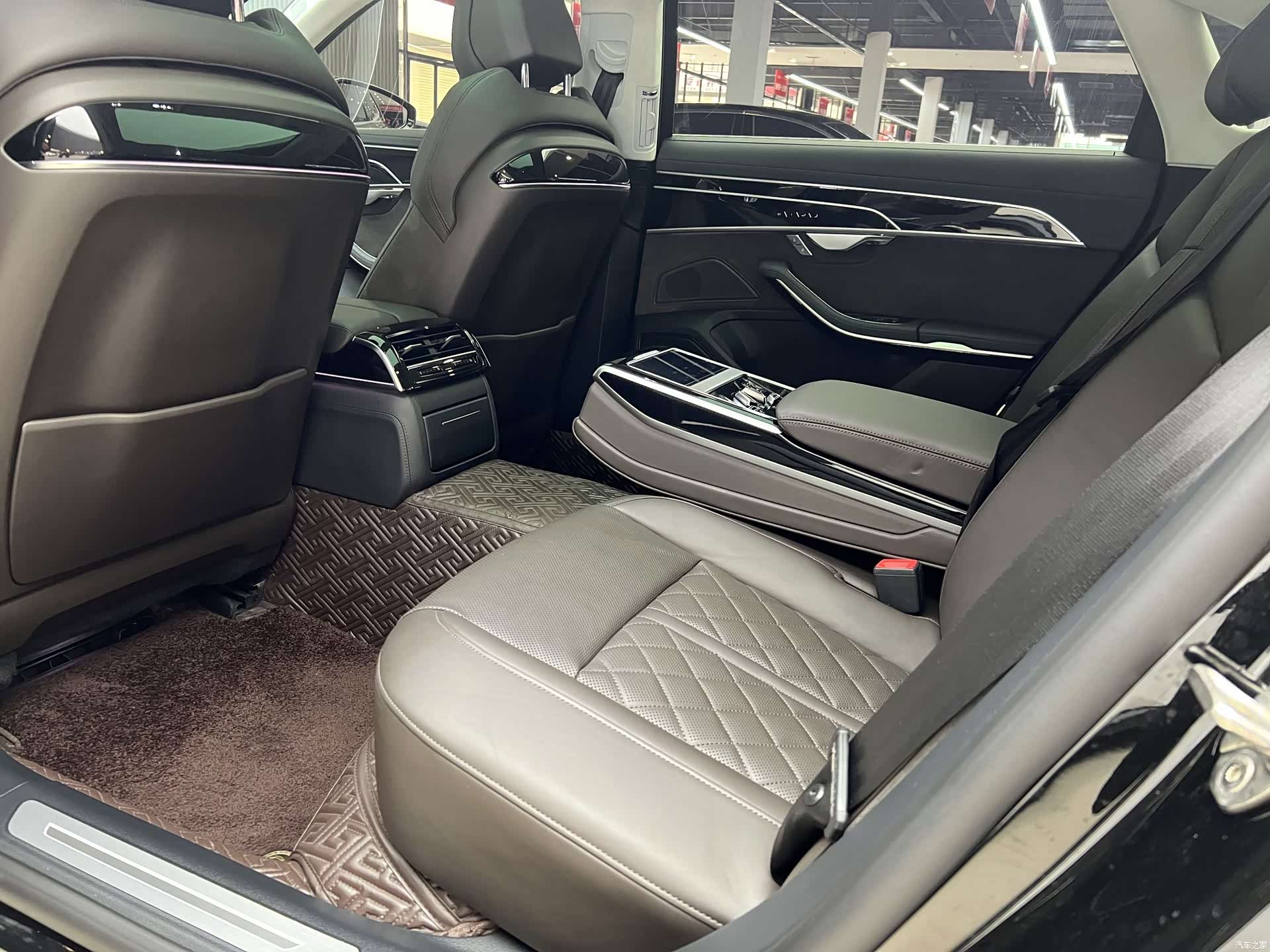 Audi A8L, 2021 9