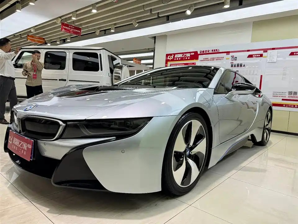 BMW i8