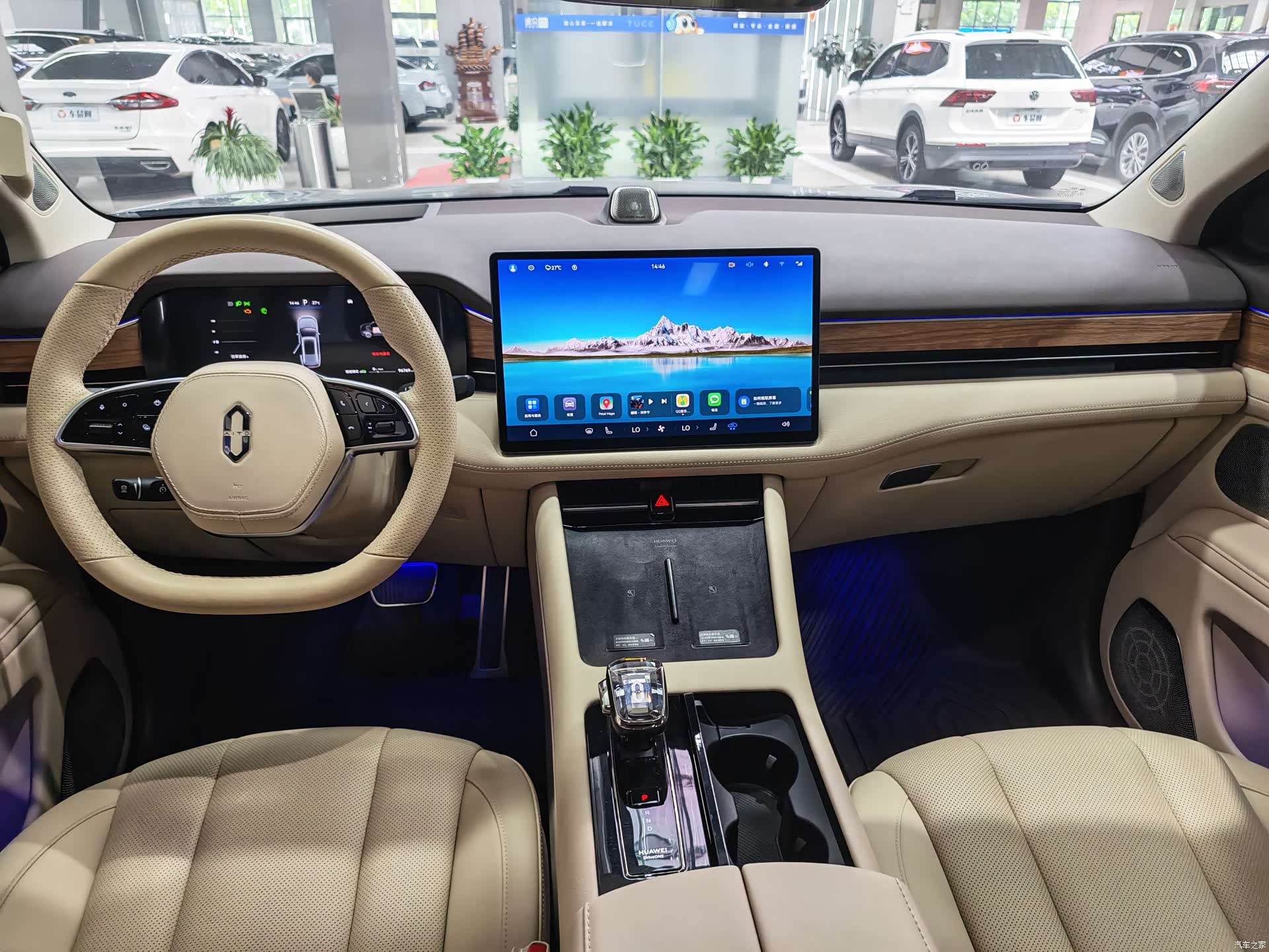 AITO M7, 2023 все фото
