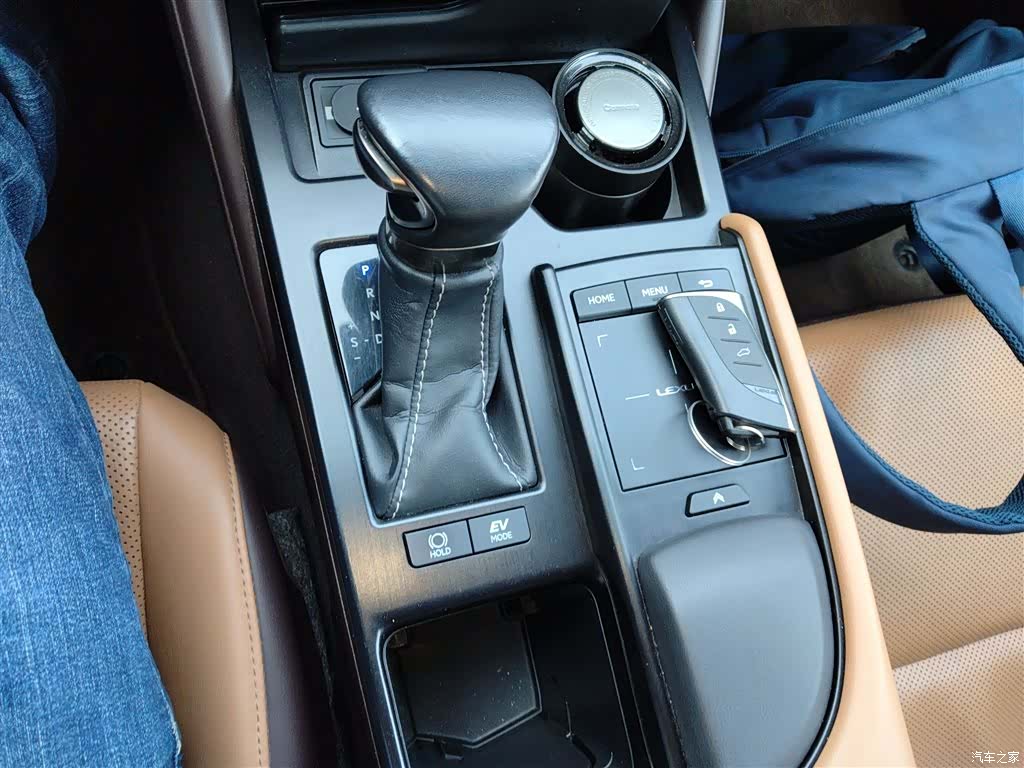 Lexus ES, 2019 14