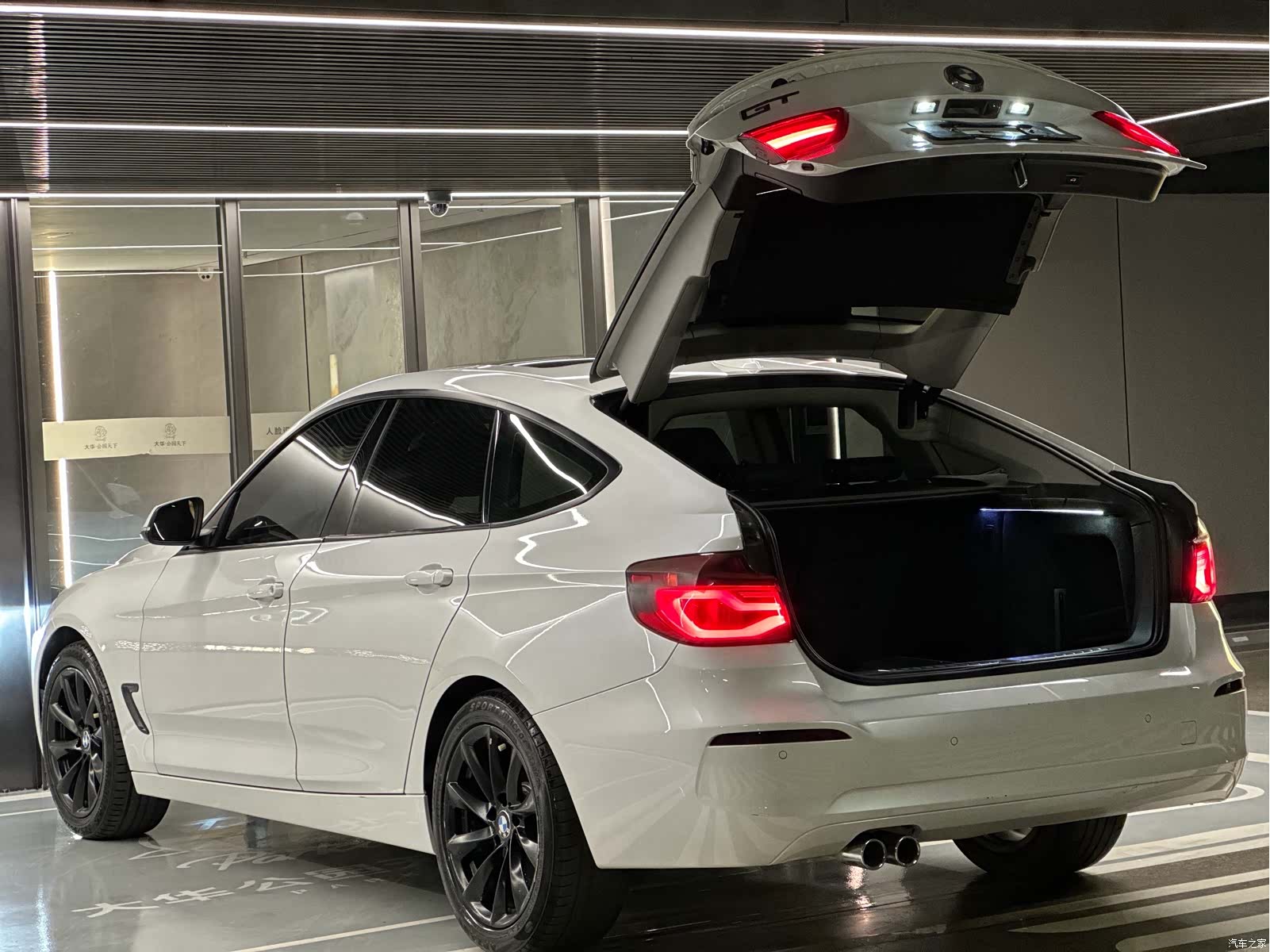 BMW 3 Series, 2018 32