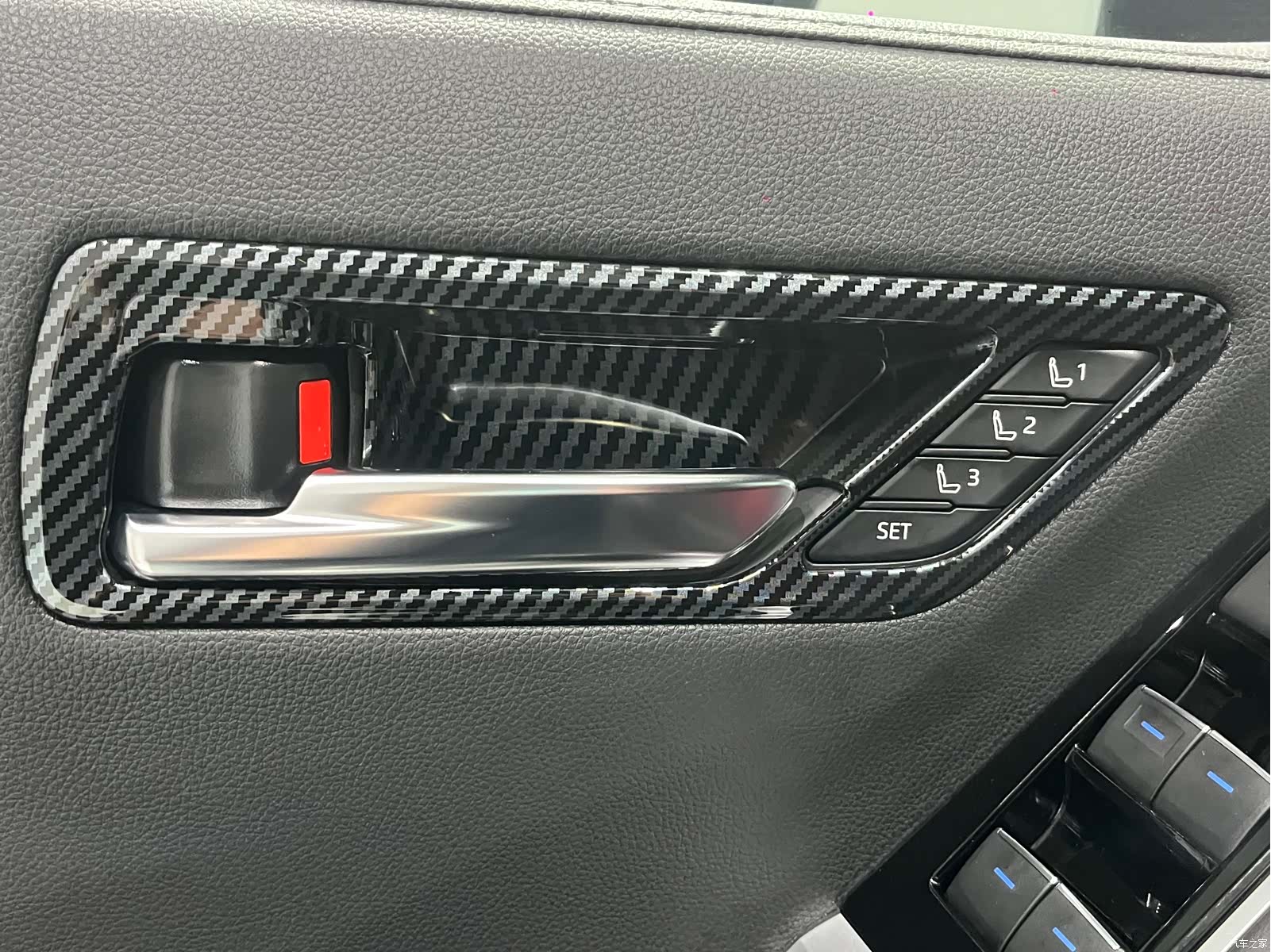 Toyota Land Cruiser, 2023 8