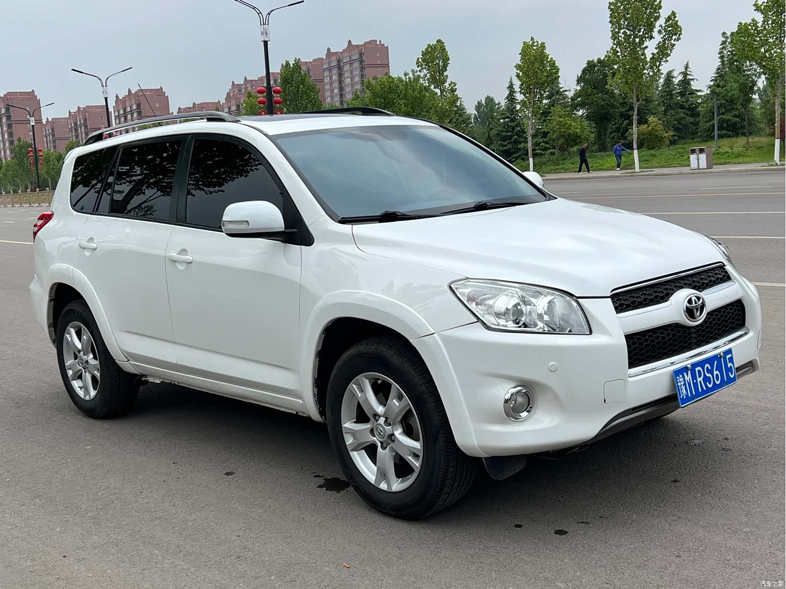 Toyota RAV4, 2013 3