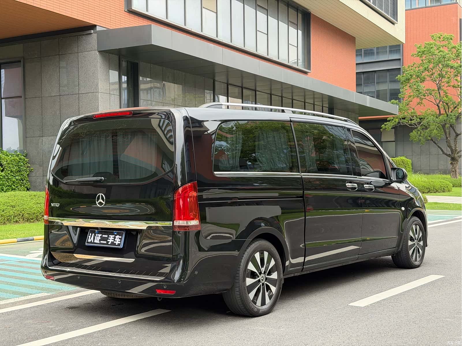 Mercedes-Benz 7, 2022 все фото