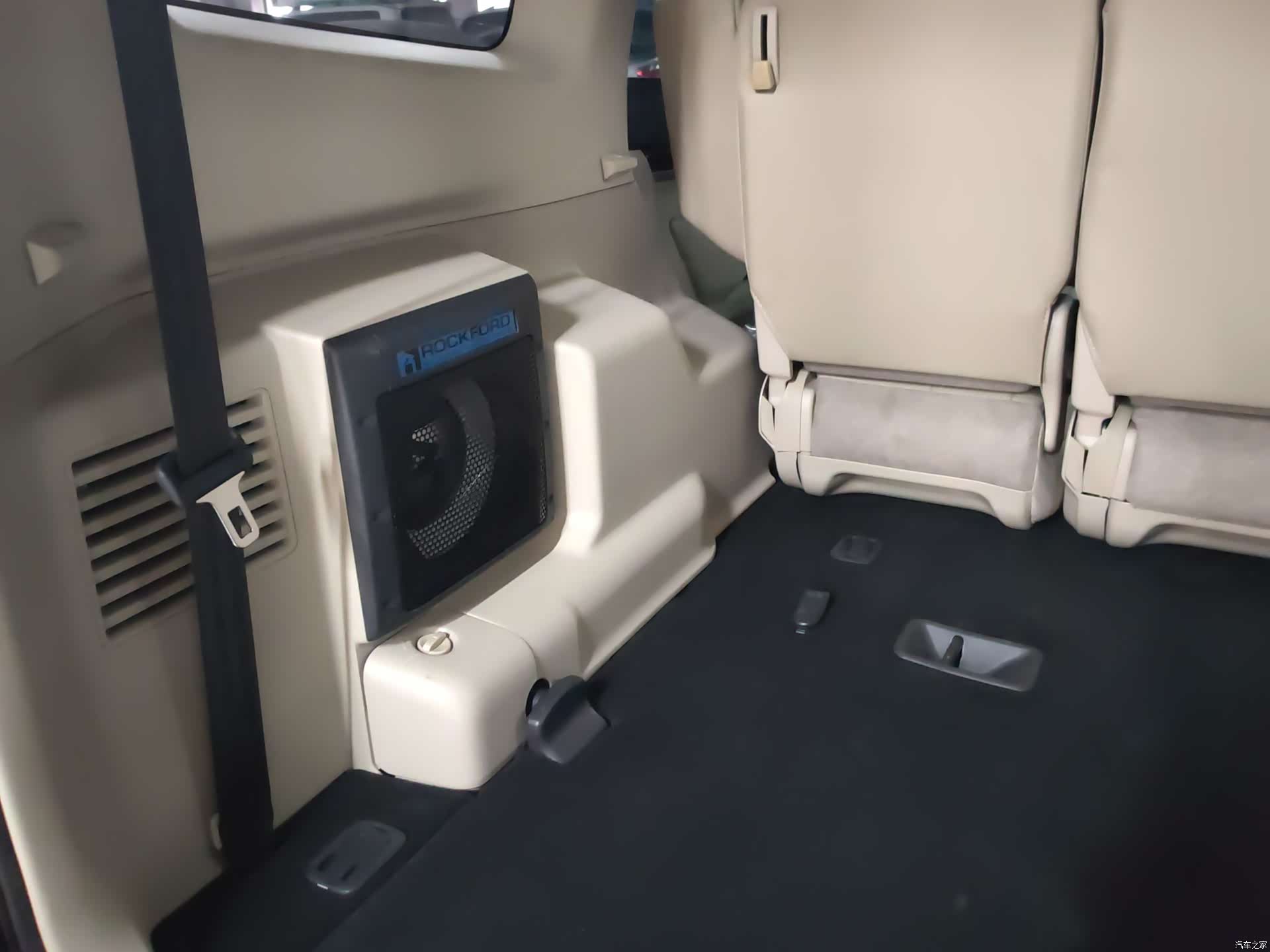 Mitsubishi Pajero, 2020 15