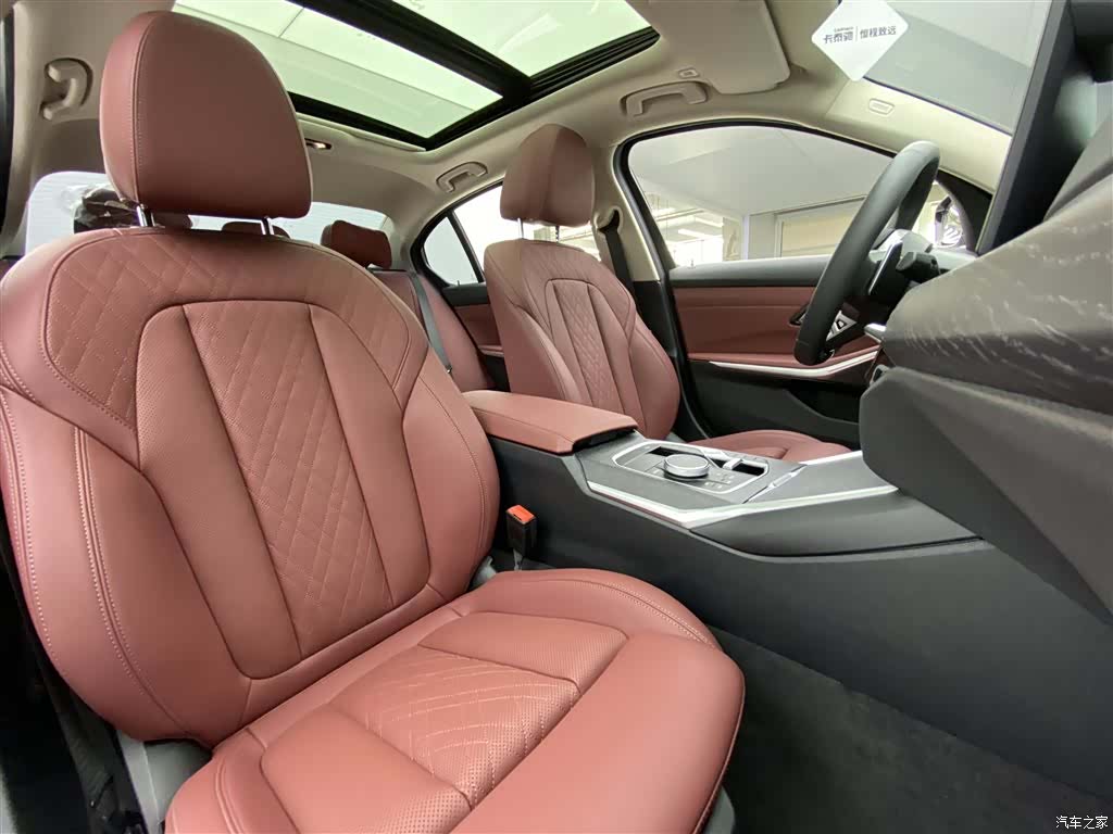 BMW 3 Series, 2025 10