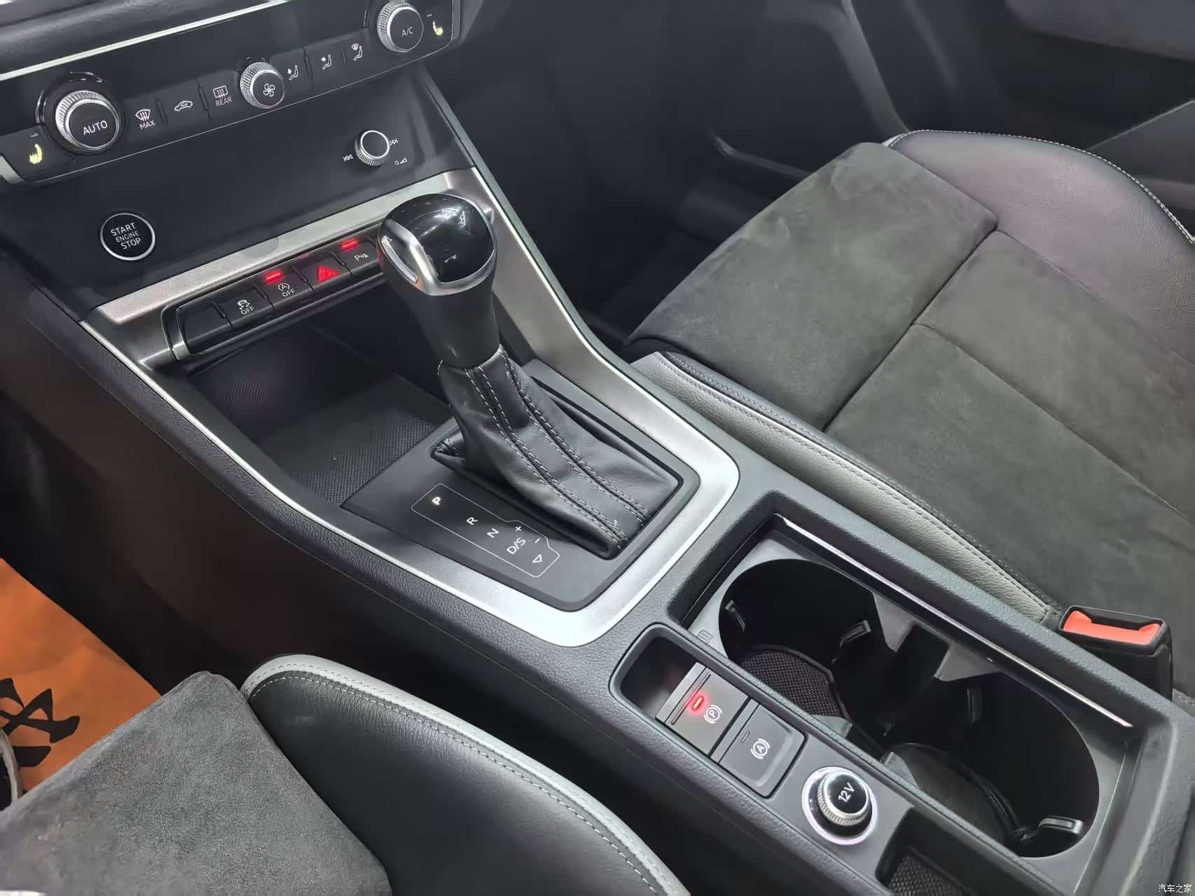 Audi Q3, 2023 14