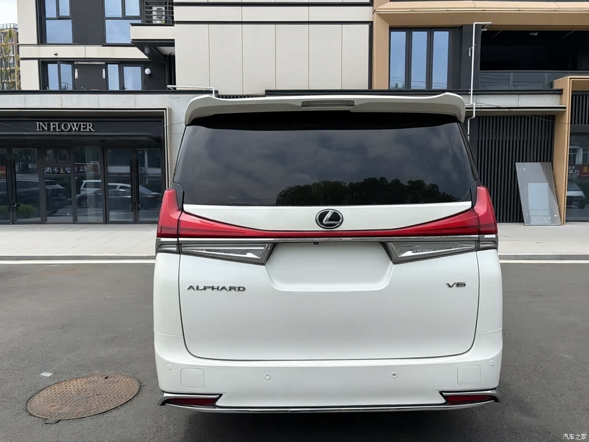 Toyota Alphard, 2018 4
