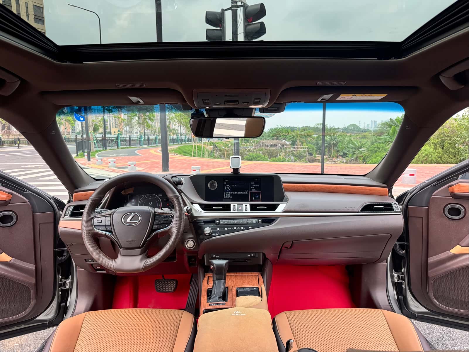 Lexus ES, 2021 все фото