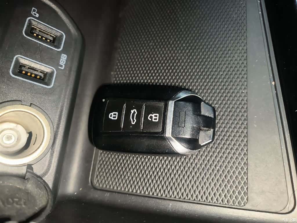 DongFeng AX7, 2021 9