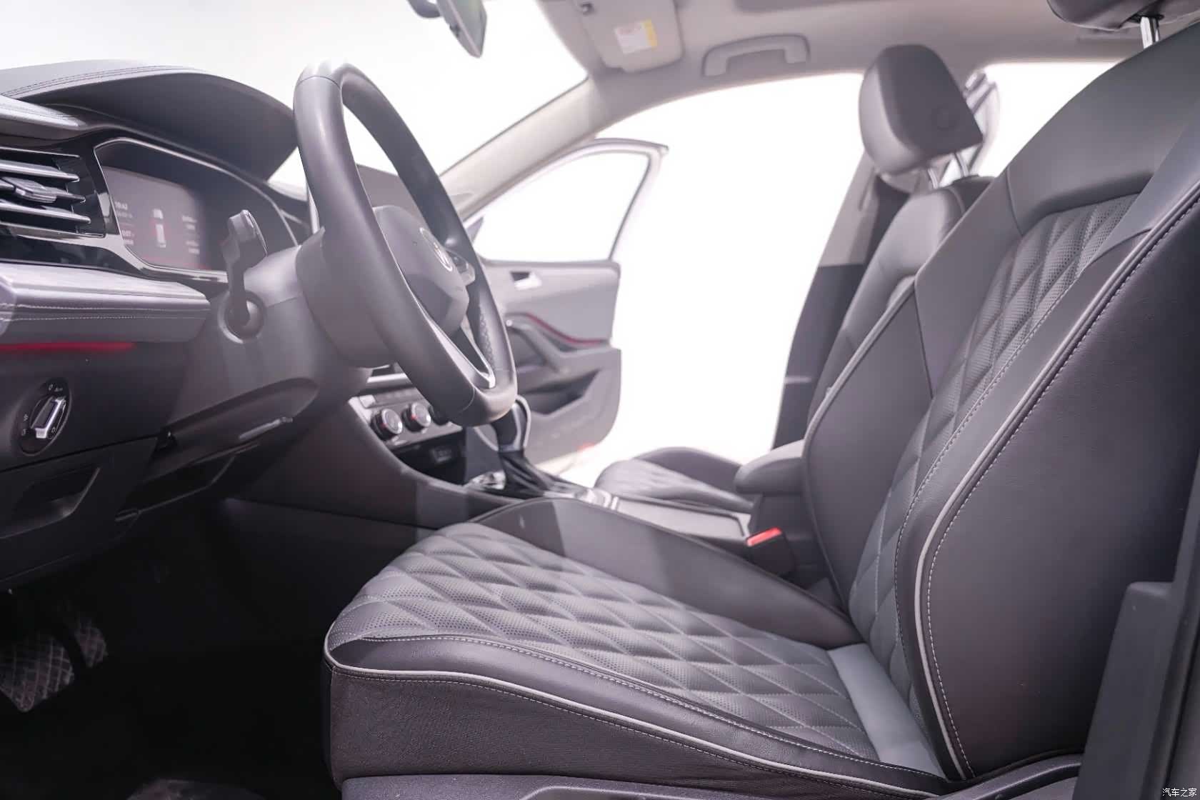 Volkswagen Sagitar, 2022 21
