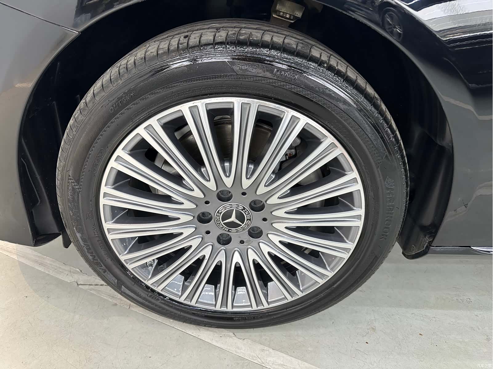 Mercedes-Benz E-Class, 2023 27