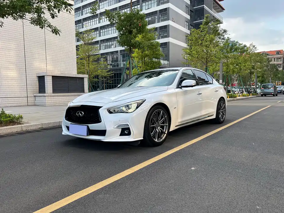 Infiniti Q50L