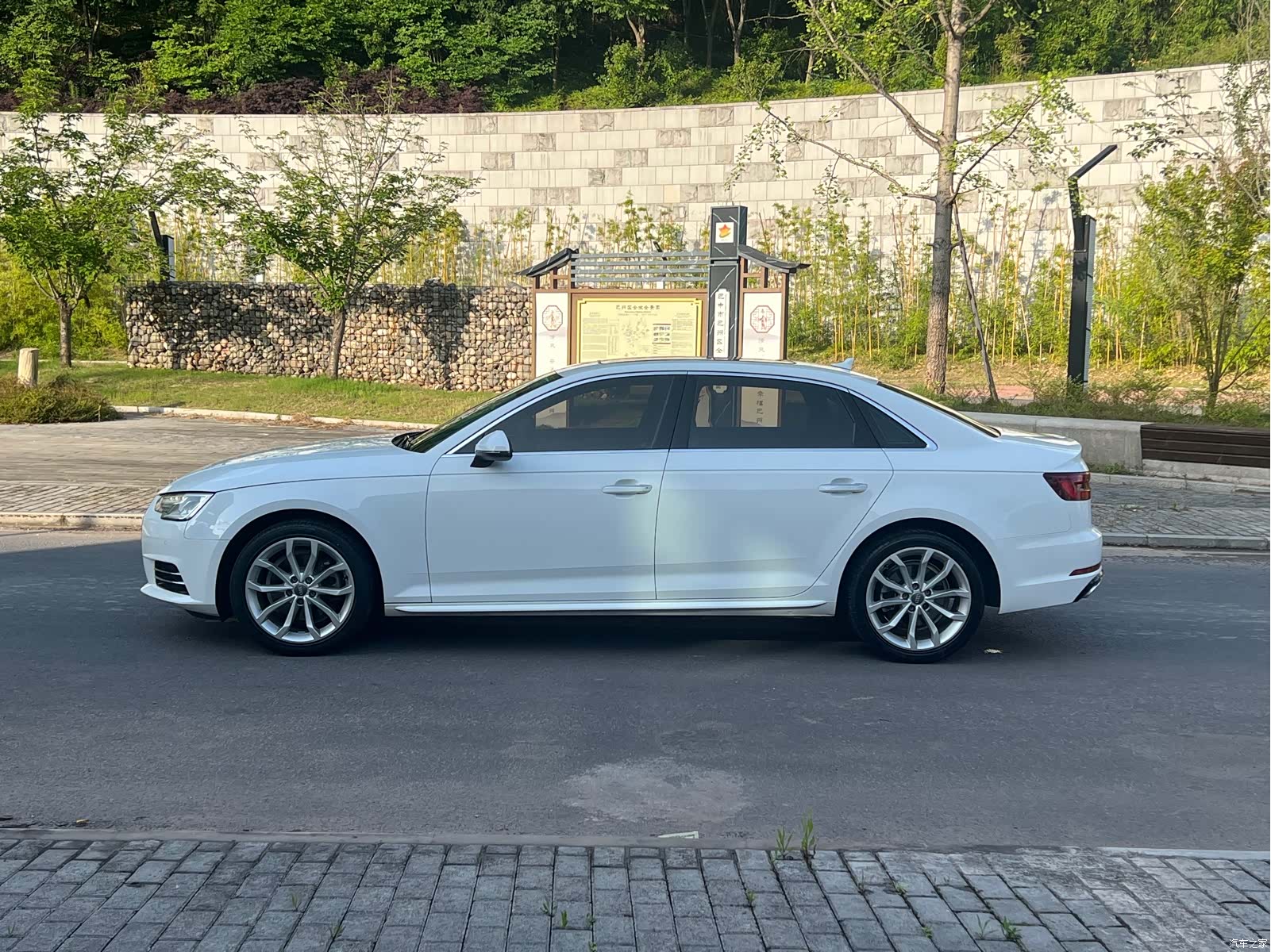 Audi A4L, 2018 3