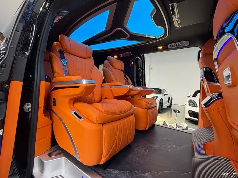 Mercedes-Benz 7, 2023 9