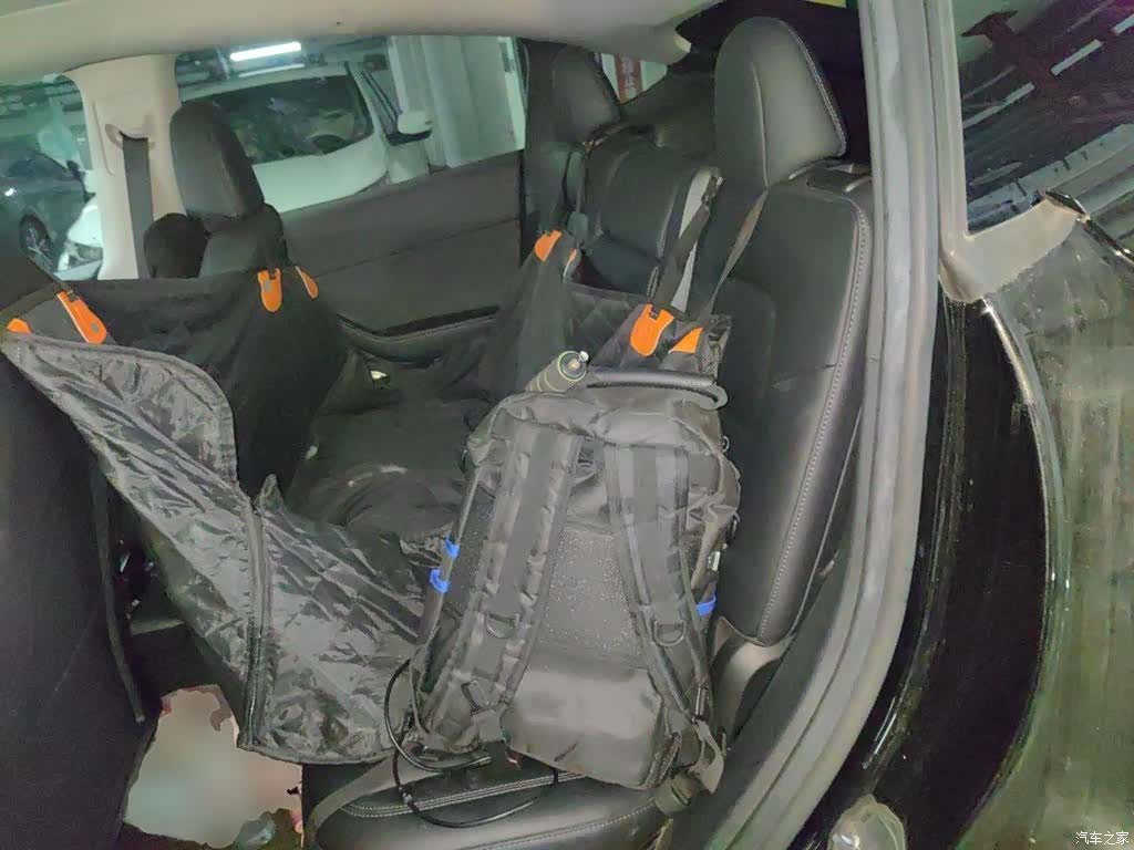 Tesla Model Y, 2023 13