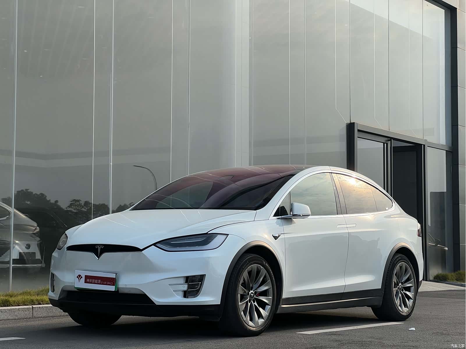 Tesla Model X, 2017 1