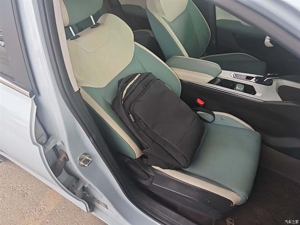 Geely Emgrand, 2023 25
