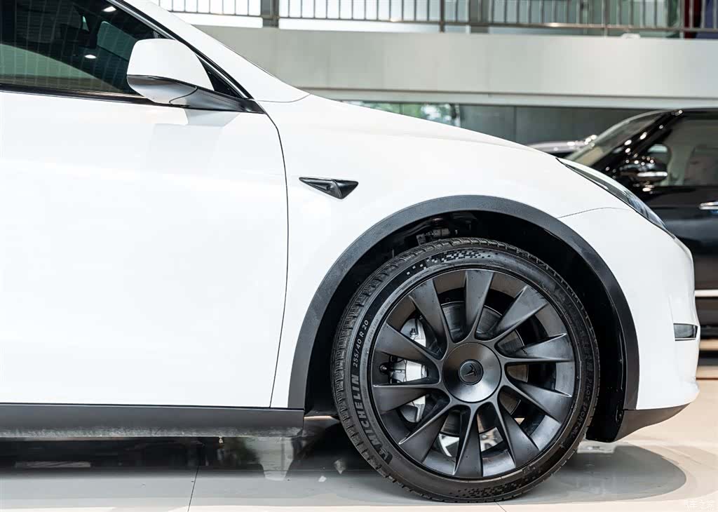 Tesla Model Y, 2023 все фото