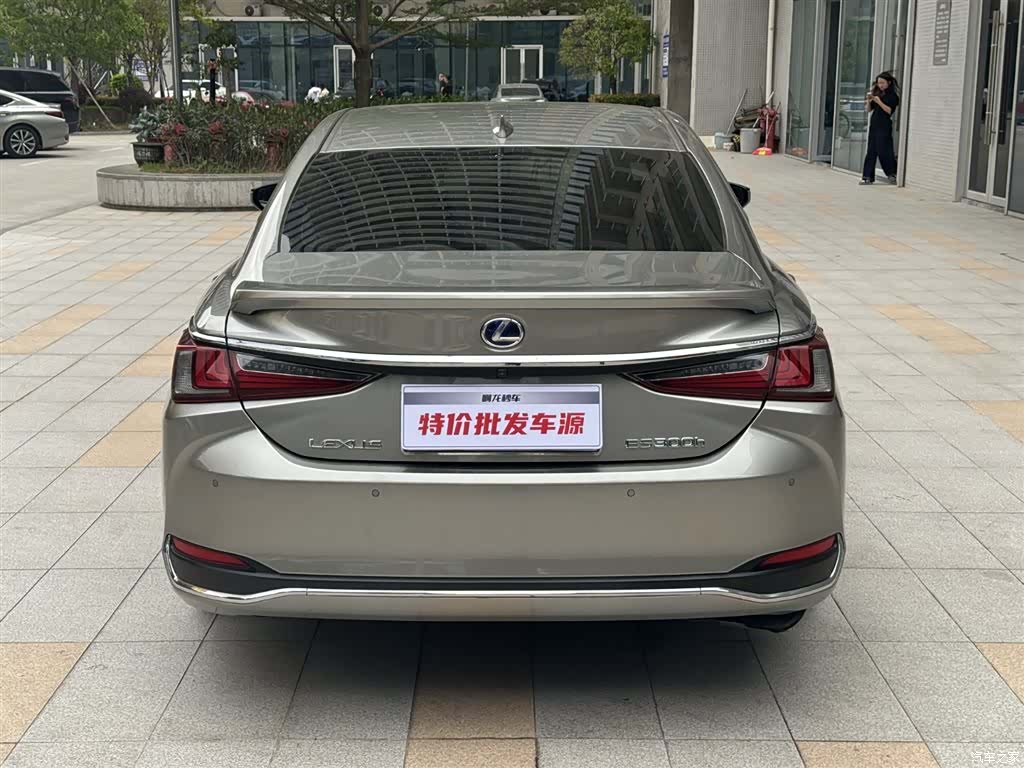Lexus ES, 2021 7