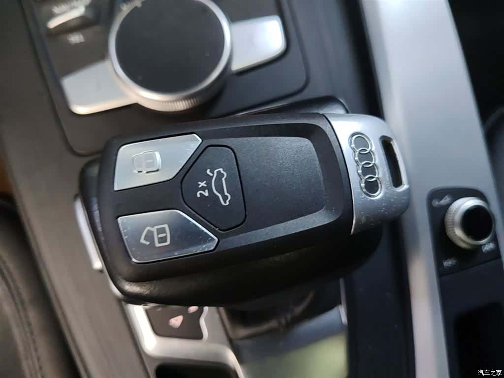 Audi A4L, 2019 9