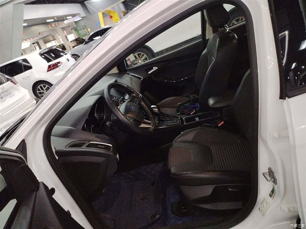 Ford Focus, 2018 12
